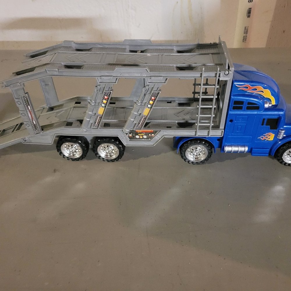 Toy car hauler
